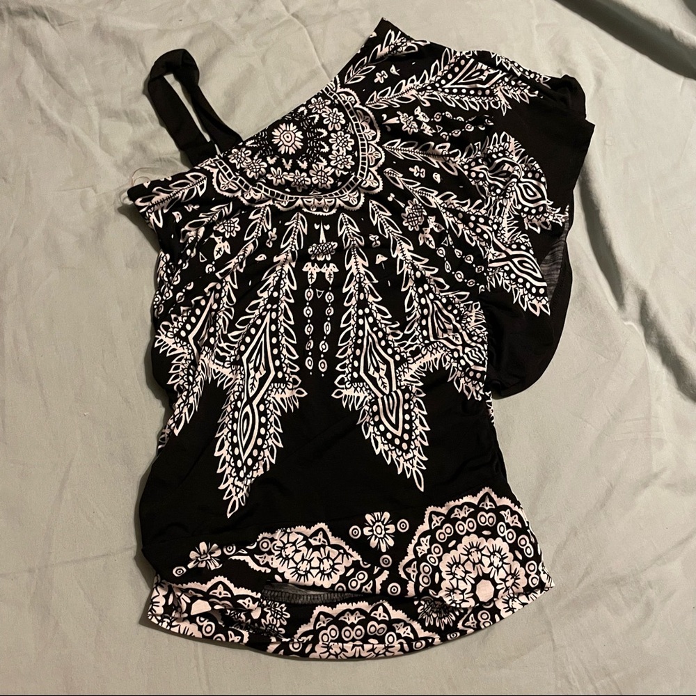 Moa Moa girls black and white top